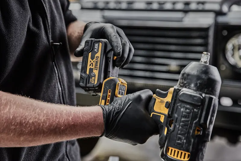 DEWALT DCF900P2G-QW Llave de impacto 18V XR BRUSHLESS 1/2” alta