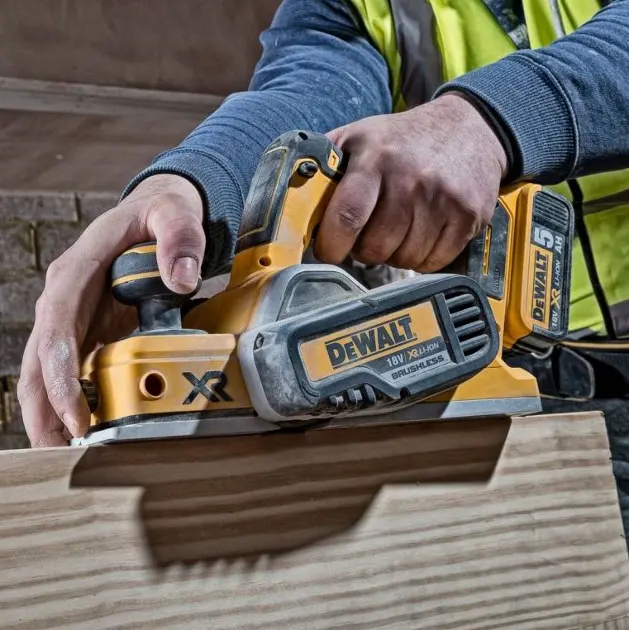 DEWALT DCB1104H2-QW Juego de 2 baterías XR 18V powerstack 5Ah y cargador de  batería