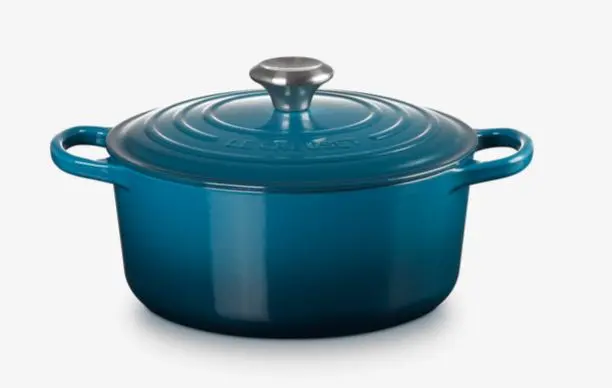 Levně Le Creuset Signature - Pekáč kruhový s poklicí, objem 4,2 l, deep teal 21177246422430