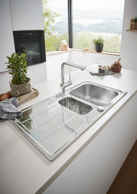 Grifo de cocina Grohe Minta monomando fregadero U-caño mate